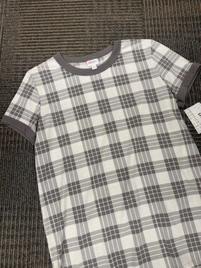 NwT LuLaRoe Liv Short Sleeve Plaid Tee White Gray Sz L
